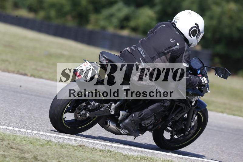 Archiv-2025/49 26.08.2025 Cornu Master School ADR/gruen-vert/70